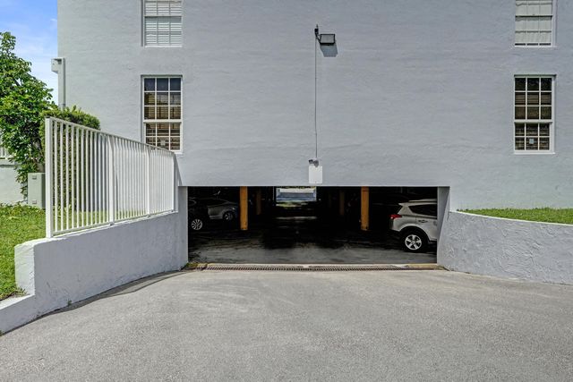 7980 N FRENCH Drive 3-202, Pembroke Pines, FL 33024