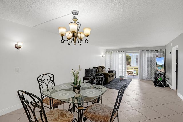 7980 N FRENCH Drive 3-202, Pembroke Pines, FL 33024