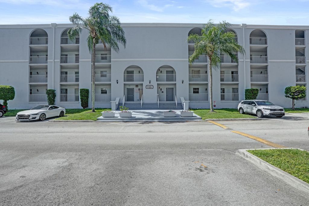 7980 N FRENCH Drive 3-202, Pembroke Pines, FL 33024