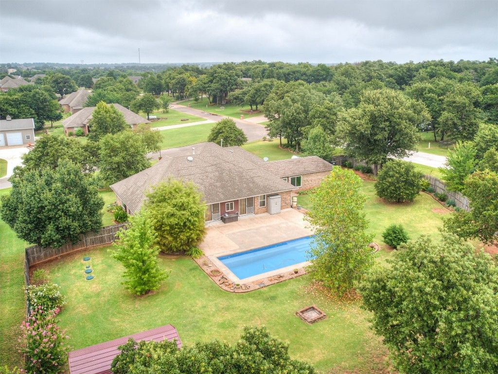 4851 Sweetwater Drive, Guthrie, OK 73044