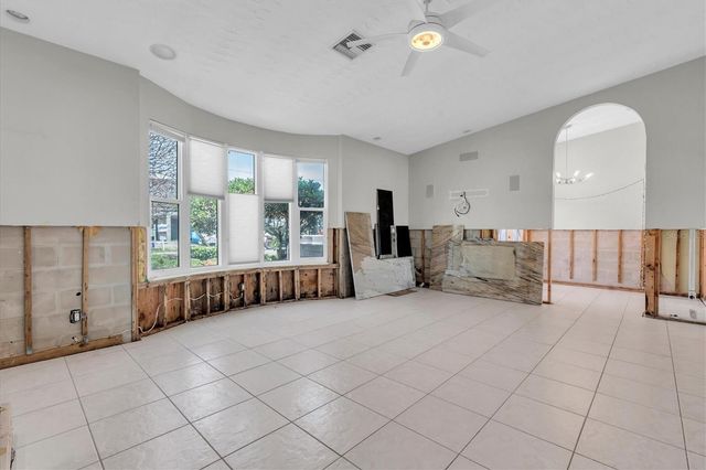 11870 6TH STREET E, Treasure Island, FL 33706
