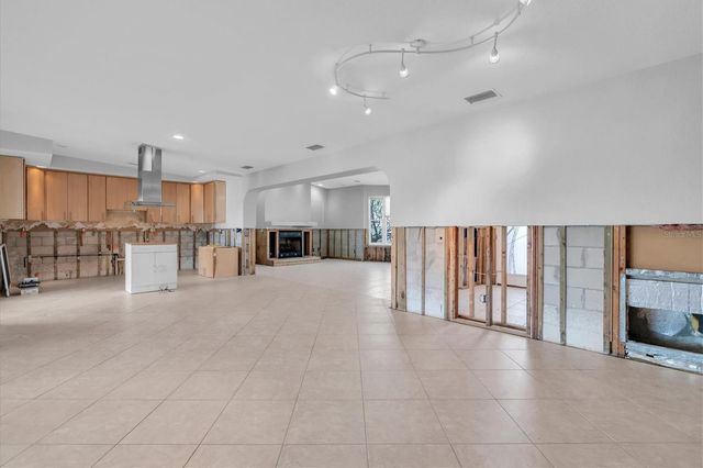 11870 6TH STREET E, Treasure Island, FL 33706