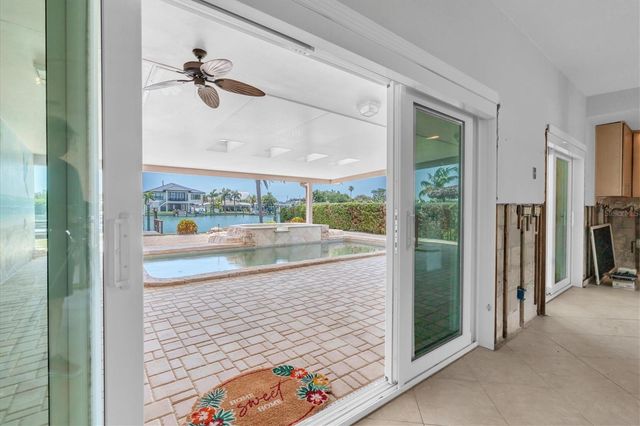 11870 6TH STREET E, Treasure Island, FL 33706