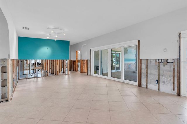 11870 6TH STREET E, Treasure Island, FL 33706