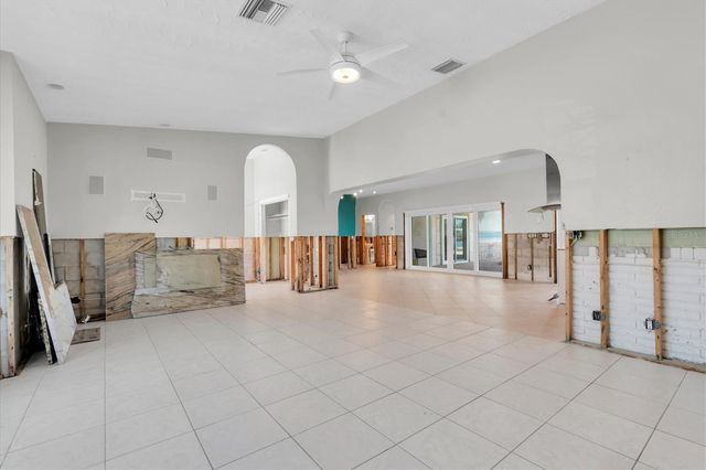 11870 6TH STREET E, Treasure Island, FL 33706