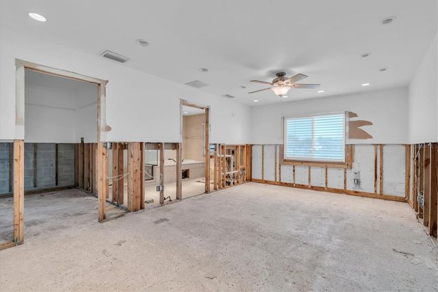 11870 6TH STREET E, Treasure Island, FL 33706
