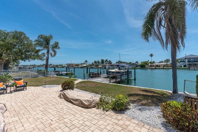 11870 6TH STREET E, Treasure Island, FL 33706