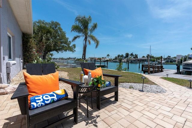 11870 6TH STREET E, Treasure Island, FL 33706