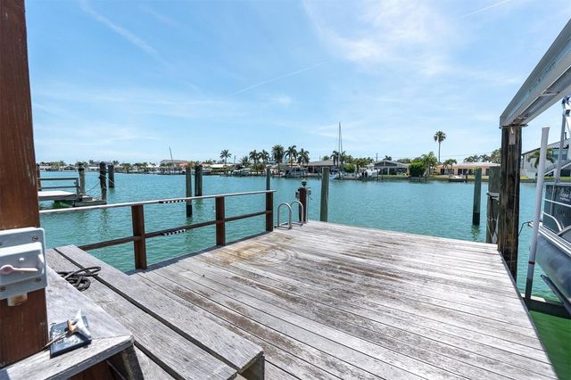 11870 6TH STREET E, Treasure Island, FL 33706