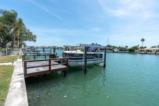 11870 6TH STREET E, Treasure Island, FL 33706
