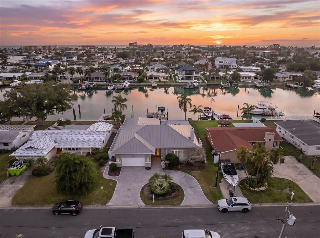 11870 6TH STREET E, Treasure Island, FL 33706