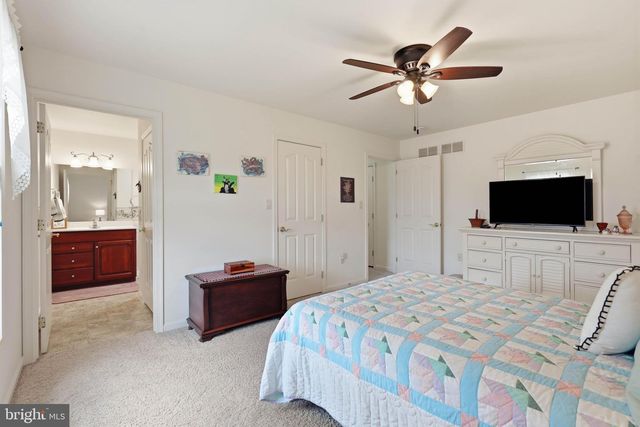726 HEATHER RDG, Manheim, PA 17545