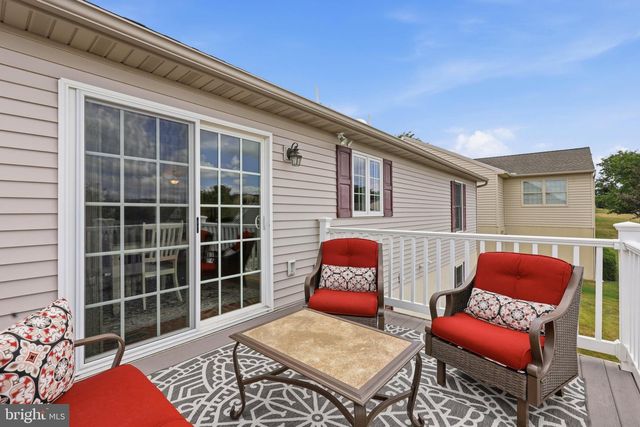 726 HEATHER RDG, Manheim, PA 17545