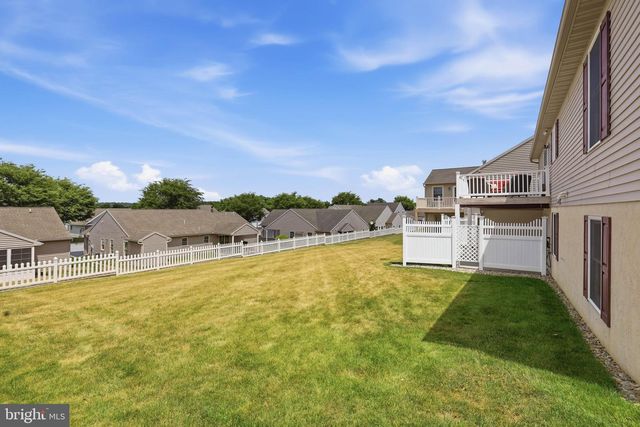 726 HEATHER RDG, Manheim, PA 17545