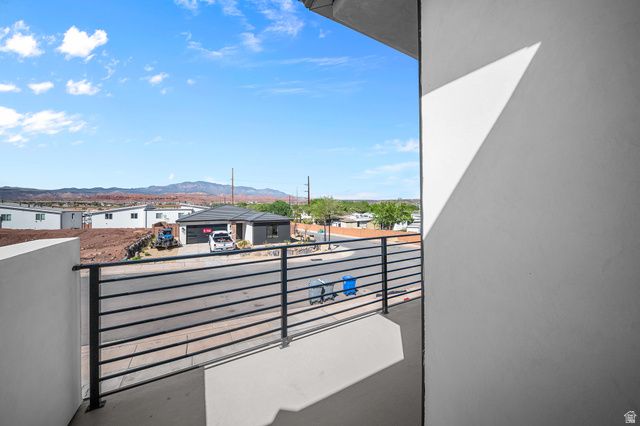 1090 E COYOTE CREST DR, Washington, UT 84780