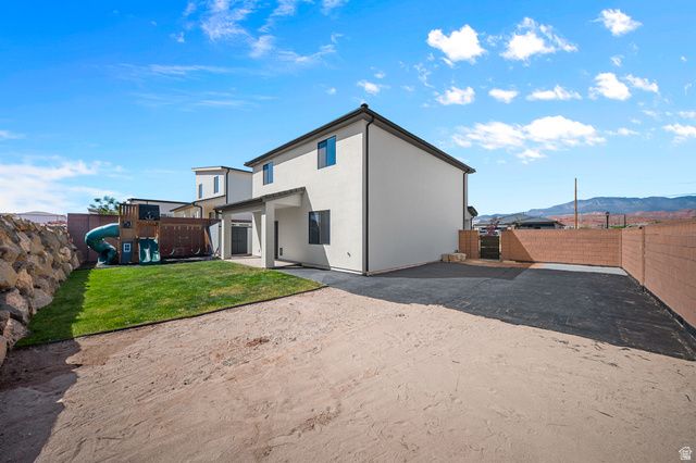 1090 E COYOTE CREST DR, Washington, UT 84780