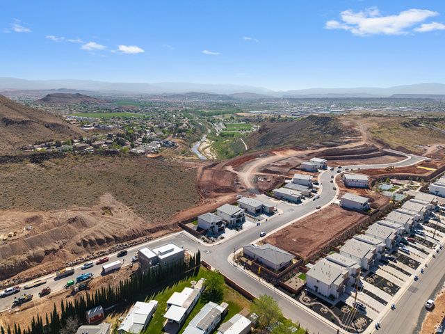 1090 E COYOTE CREST DR, Washington, UT 84780