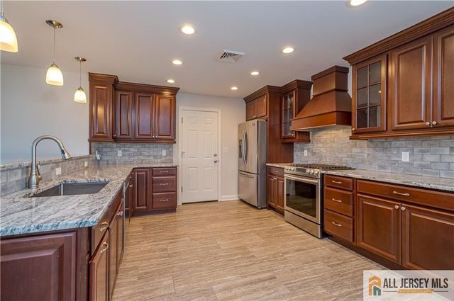 400 Whittier Avenue, Dunellen, NJ 08812