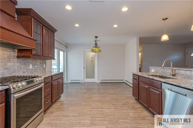 400 Whittier Avenue, Dunellen, NJ 08812