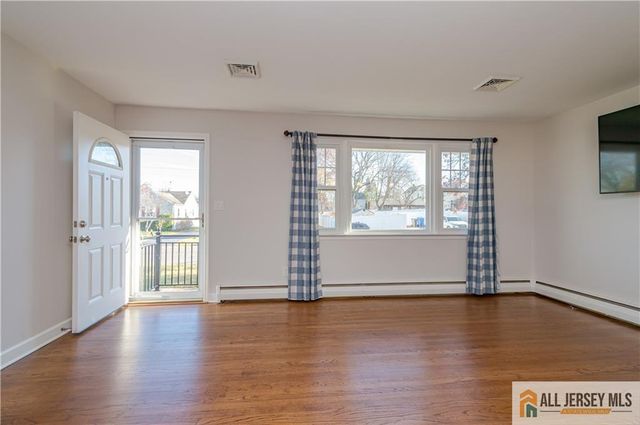 400 Whittier Avenue, Dunellen, NJ 08812