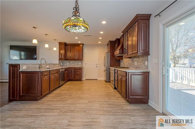 400 Whittier Avenue, Dunellen, NJ 08812