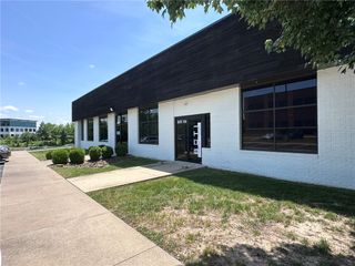 1001 S 52nd Street 104, Rogers, AR 72758