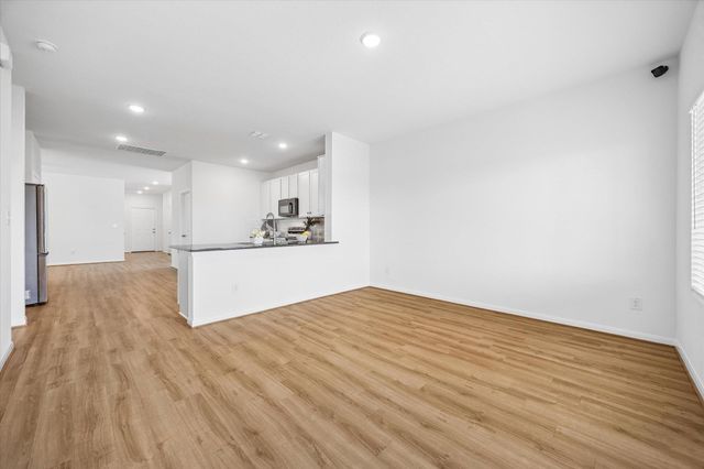 157 Lt Rusty DR, Jarrell, TX 76537