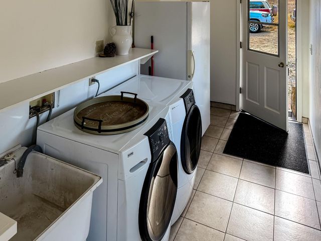 11399 Sadie Ln, Grass Valley, CA 95945