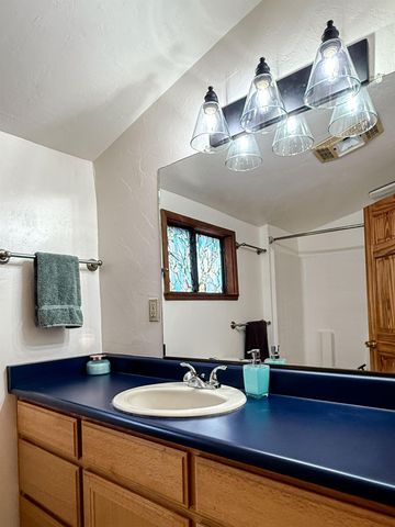 11399 Sadie Ln, Grass Valley, CA 95945