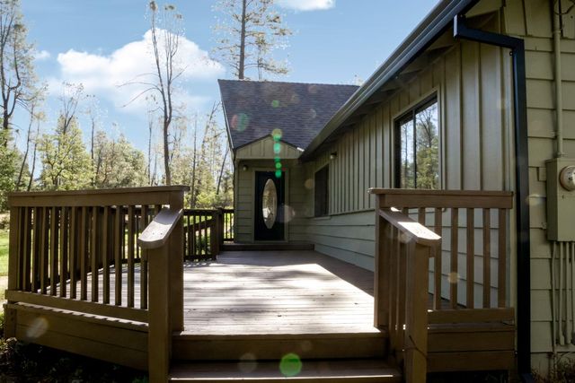 11399 Sadie Ln, Grass Valley, CA 95945