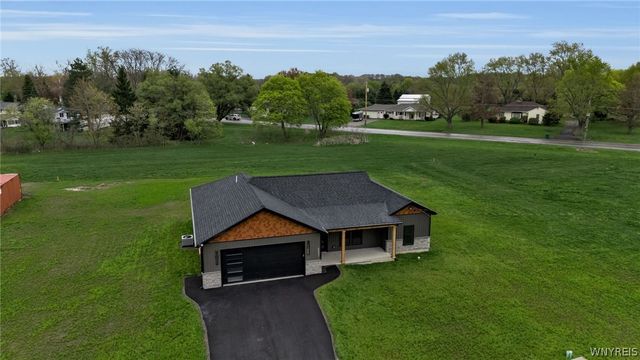 5597 Stone Road, Lockport Town, NY 14094