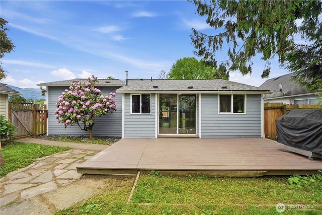 207 Cedar Avenue, Sultan, WA 98294