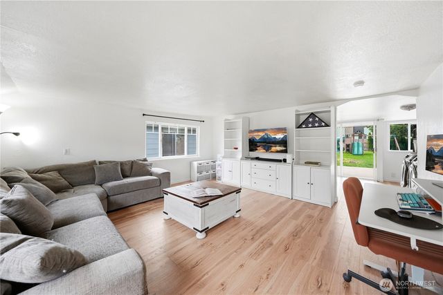 207 Cedar Avenue, Sultan, WA 98294
