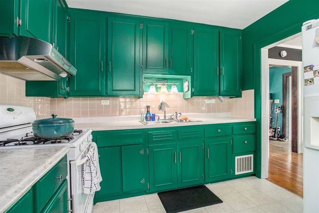 90 N Broad Street, Battle Creek, MI 49017