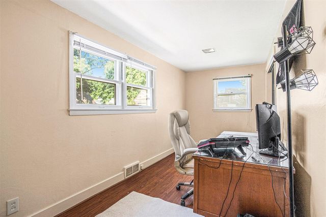 90 N Broad Street, Battle Creek, MI 49017