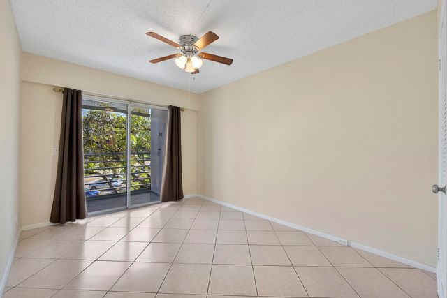 281 Fanshaw G, Boca Raton, FL 33434