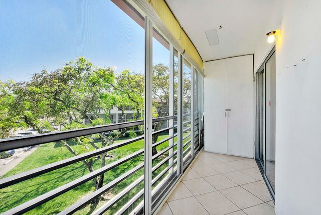 281 Fanshaw G, Boca Raton, FL 33434