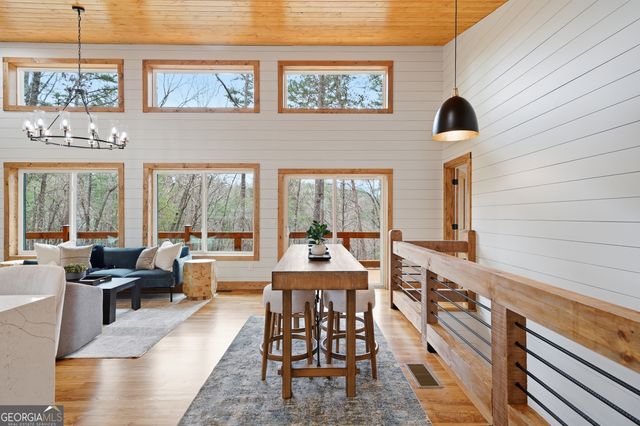 155 Doe Run, Ellijay, GA 30540