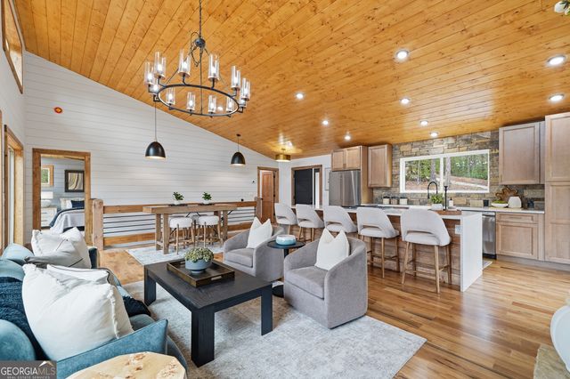 155 Doe Run, Ellijay, GA 30540