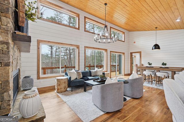 155 Doe Run, Ellijay, GA 30540