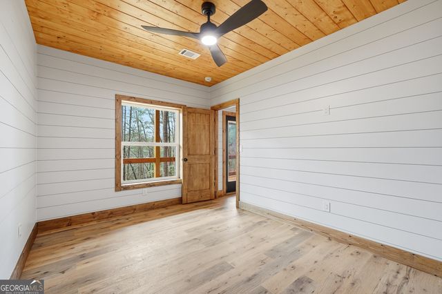 155 Doe Run, Ellijay, GA 30540