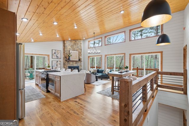 155 Doe Run, Ellijay, GA 30540