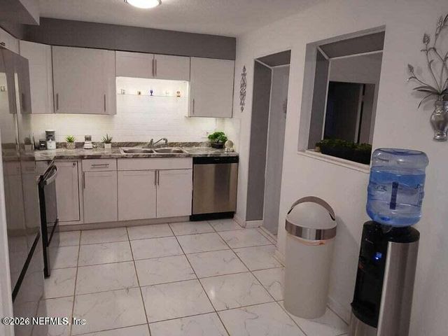 4123 PIPER Drive, Jacksonville, FL 32207