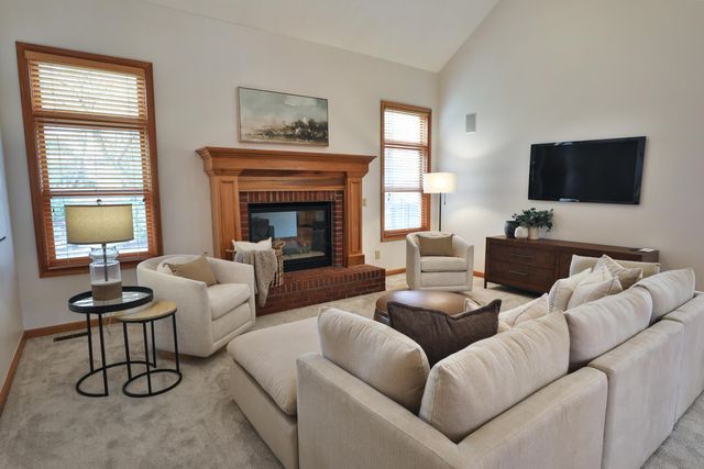 3827 Rockpointe Drive, Columbus, OH 43221