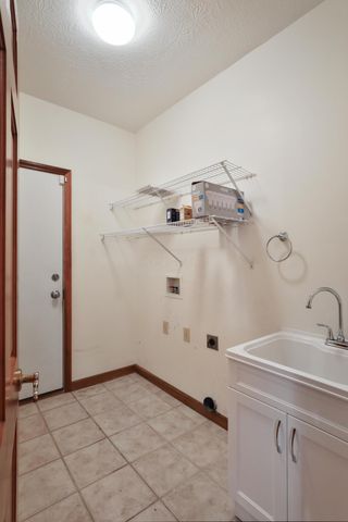 3827 Rockpointe Drive, Columbus, OH 43221