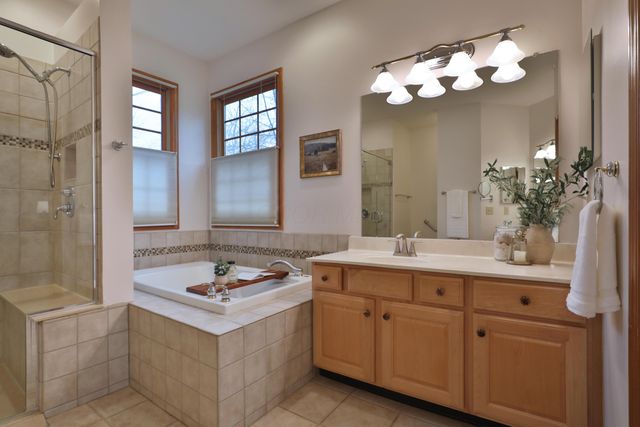 3827 Rockpointe Drive, Columbus, OH 43221