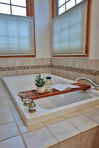 3827 Rockpointe Drive, Columbus, OH 43221