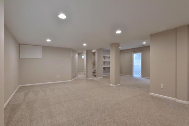 3827 Rockpointe Drive, Columbus, OH 43221