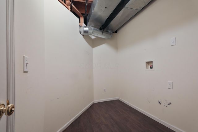 3827 Rockpointe Drive, Columbus, OH 43221