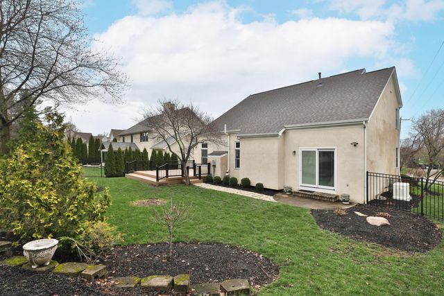 3827 Rockpointe Drive, Columbus, OH 43221